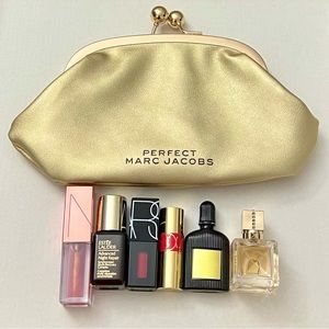 Delux mini samples with a Marc Jacobs Wallet
